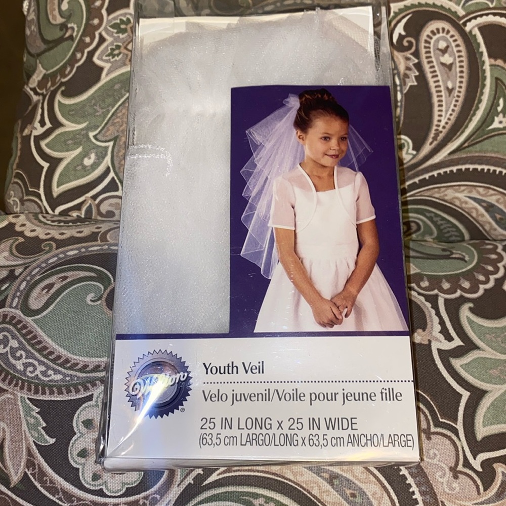 Wilton youth veil NIB